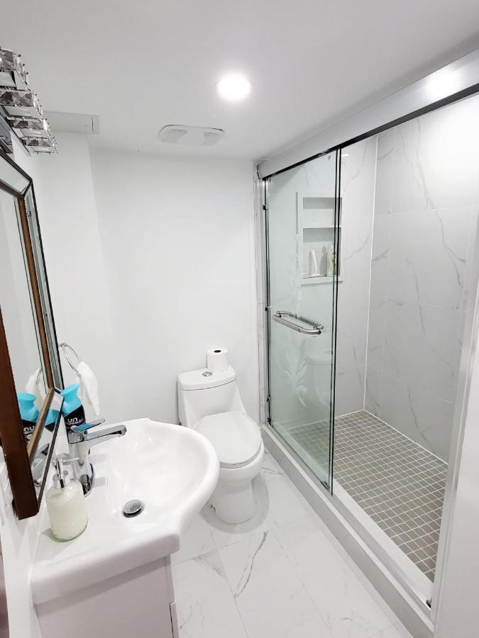 Feel Like Home/ Bs Mississauga Exterior photo